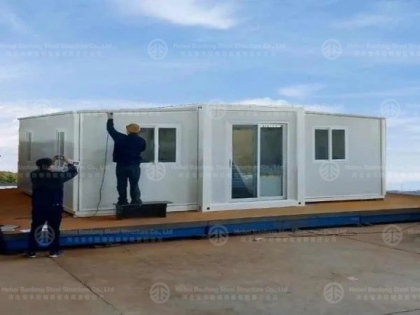 expandable house